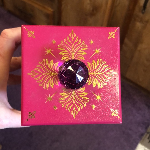 Pretty Crystal Gift Box 🎁 - Picture 4 of 7